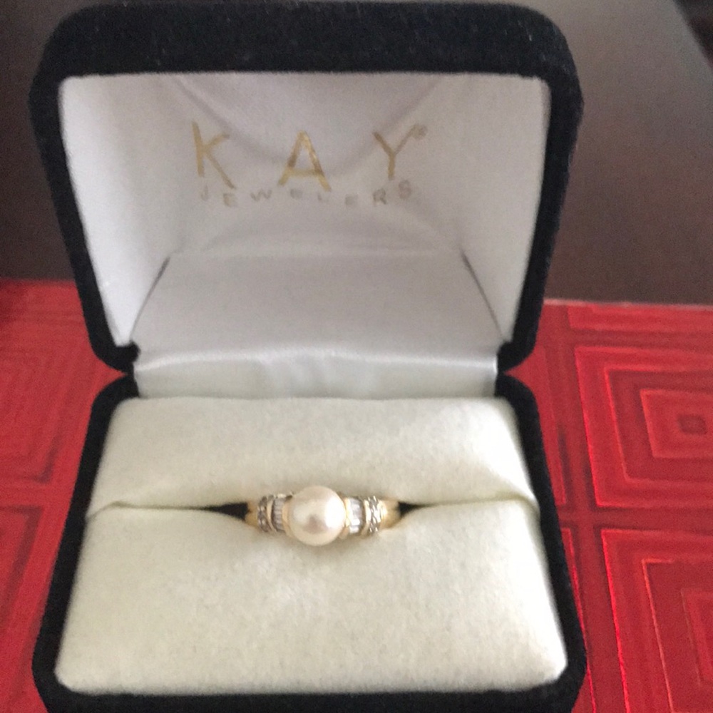 Pearl & Diamond Ring